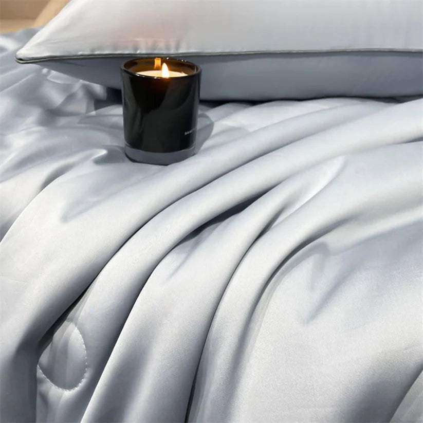 Simple Ice Silk Quilt(200*230cm)(With two pillowcases)