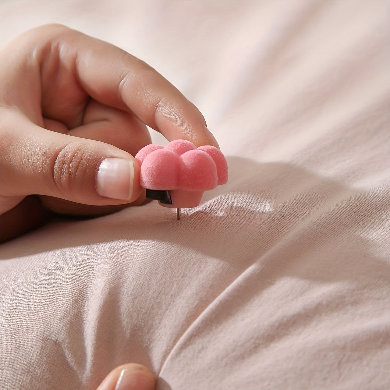 1 Set of 16pcs Reusable Bed Sheet Clips