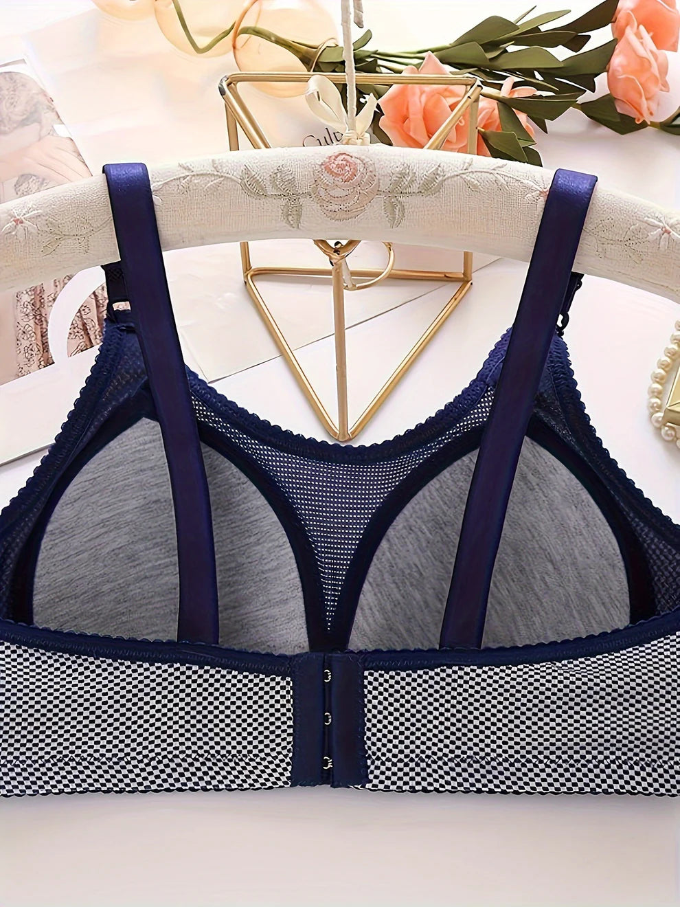 Women's Plaid Pattern Push-Up Bralette with Mesh Detailing - Anti-Sagging