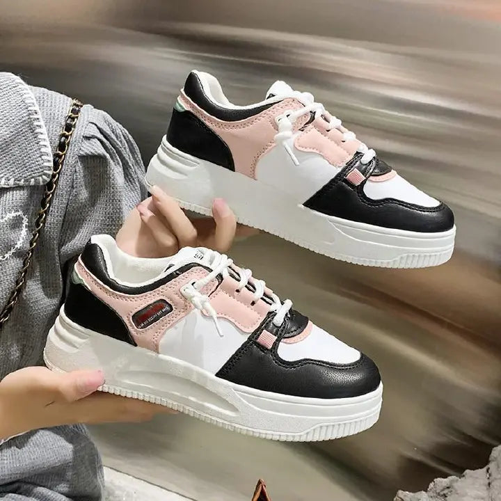 Casual and versatile platform sneakers