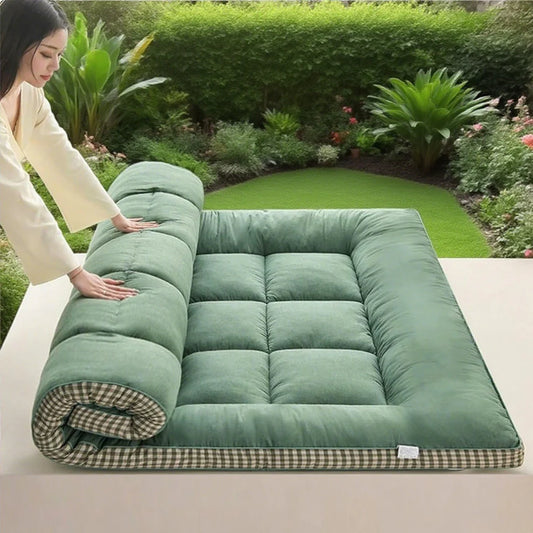 Foldable checkered mattress