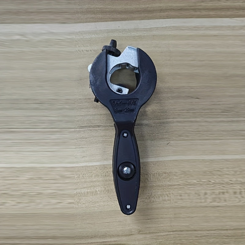 Heavy-Duty Ratchet Pipe Cutter - Cutting range from 1/4" to 7/8"